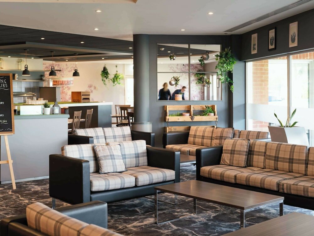 Фото Novotel Milton Keynes