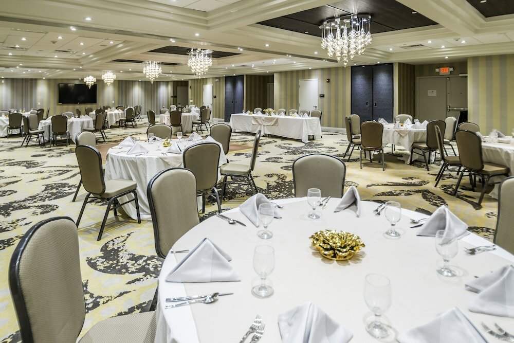 Фото Crowne Plaza Saddle Brook, an Ihg Hotel