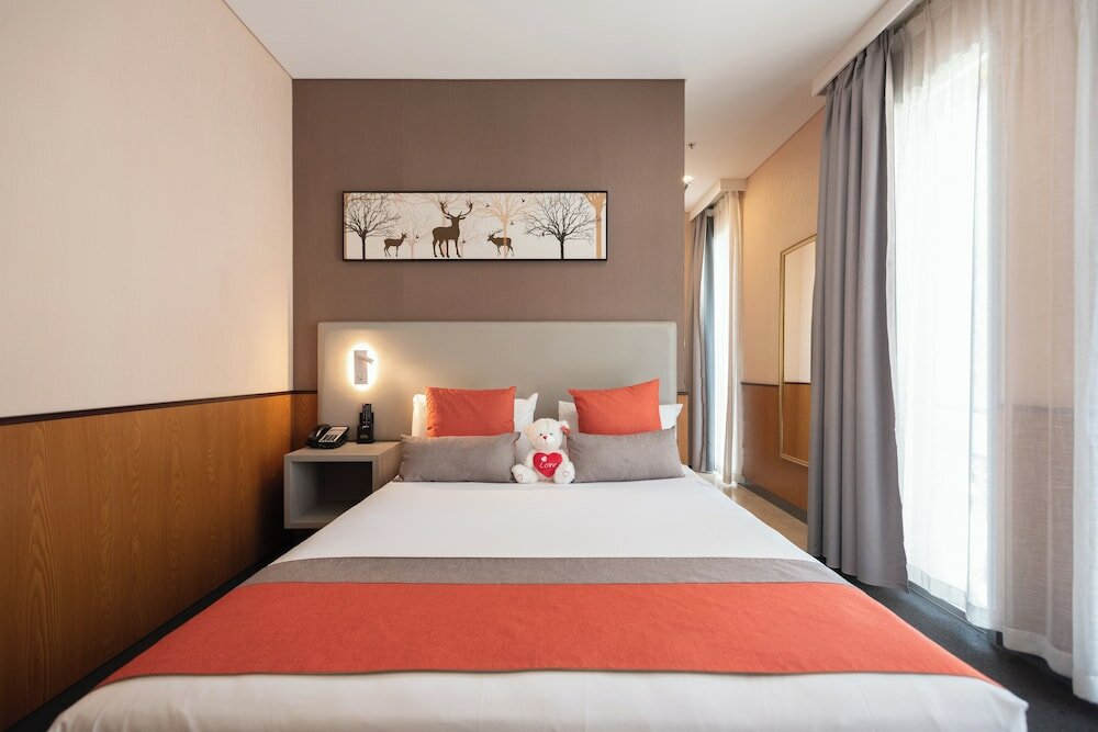 Фото YEHS Hotel Sydney QVB