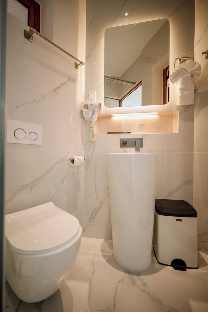 Фото Hue Riverside Villa