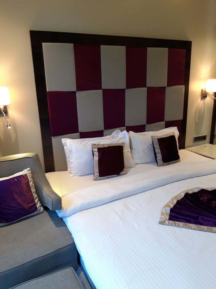 Фото The Flora Grand