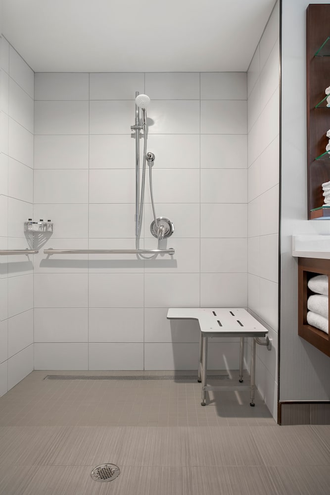 Фото Delta Hotels by Marriott Somerset