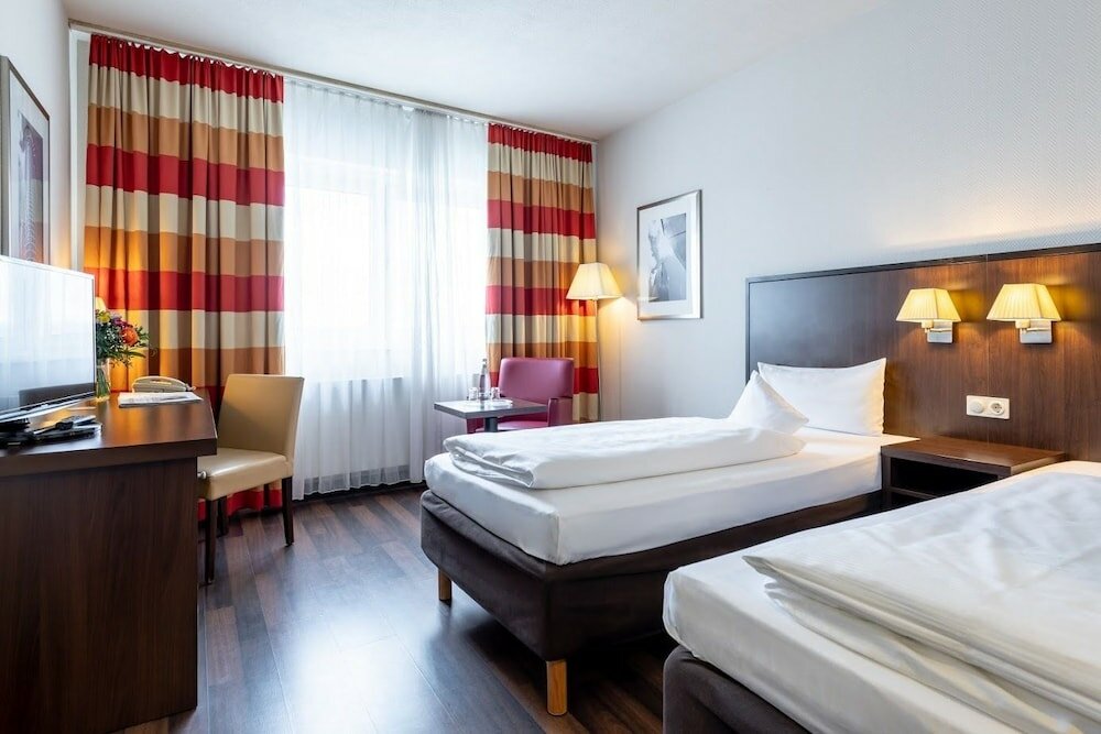 Фото отеля 2