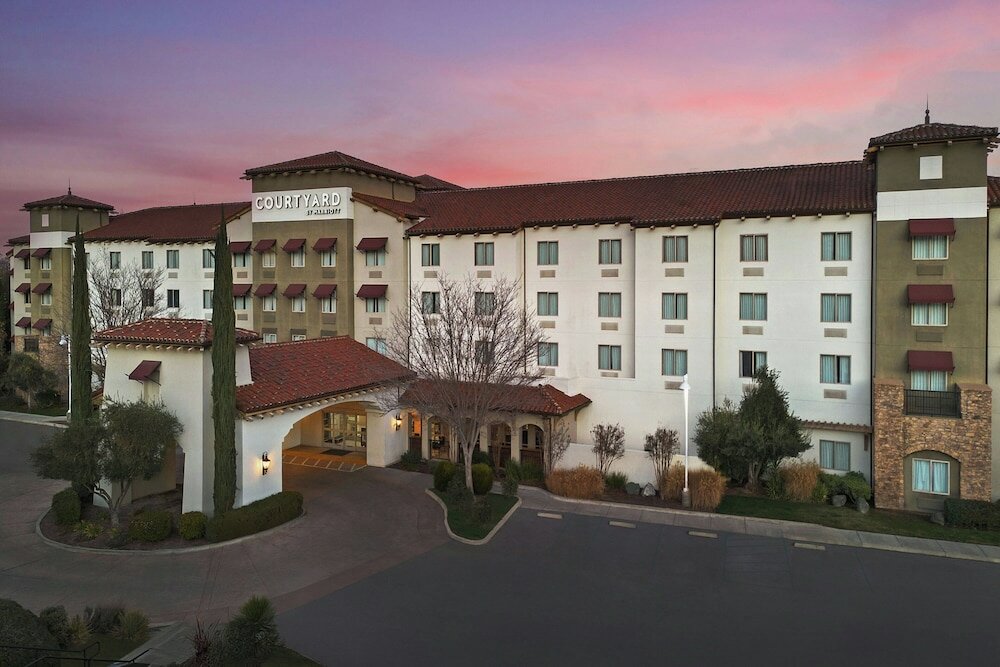 Фото Courtyard Marriott Paso Robles