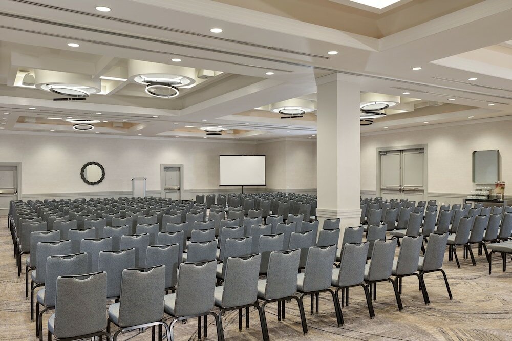 Фото Renaissance Long Beach Hotel