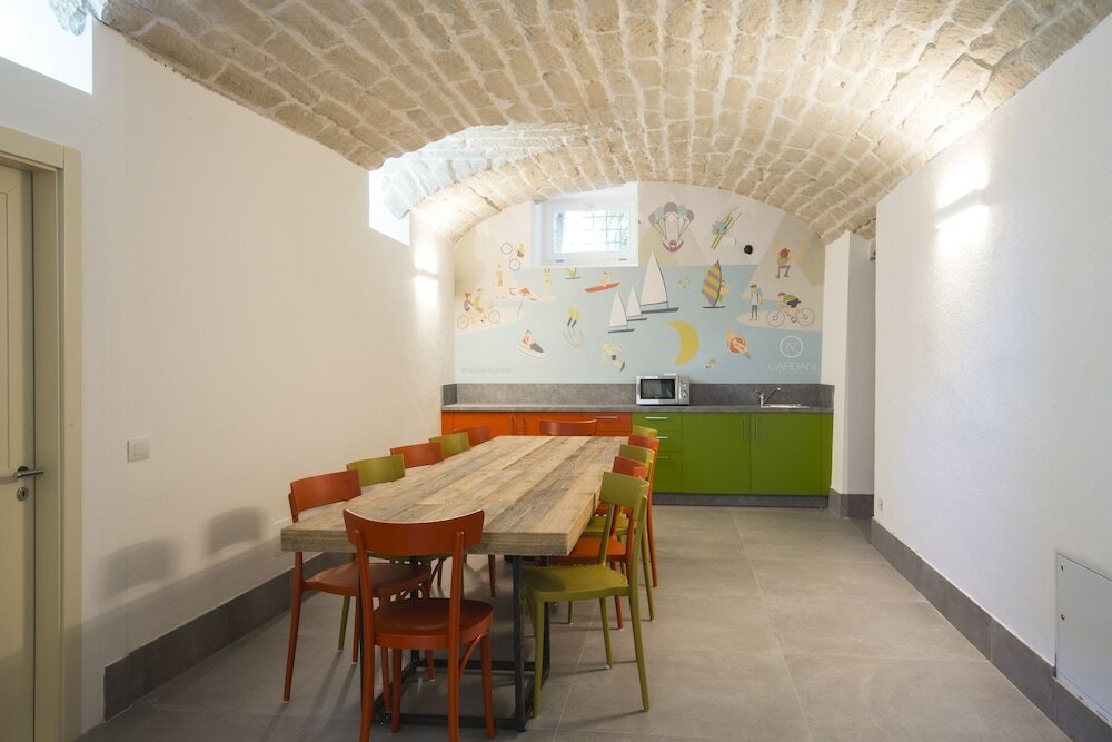 Фото Holiday IV Gardan