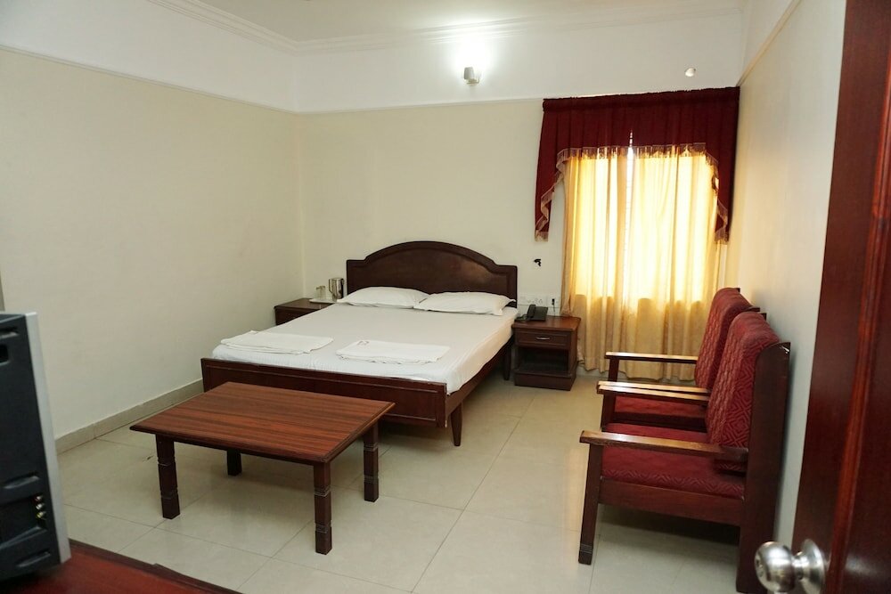 Фото Hotel Keerthi