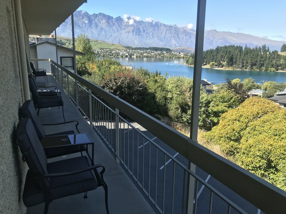 Фото Earnslaw Lodge