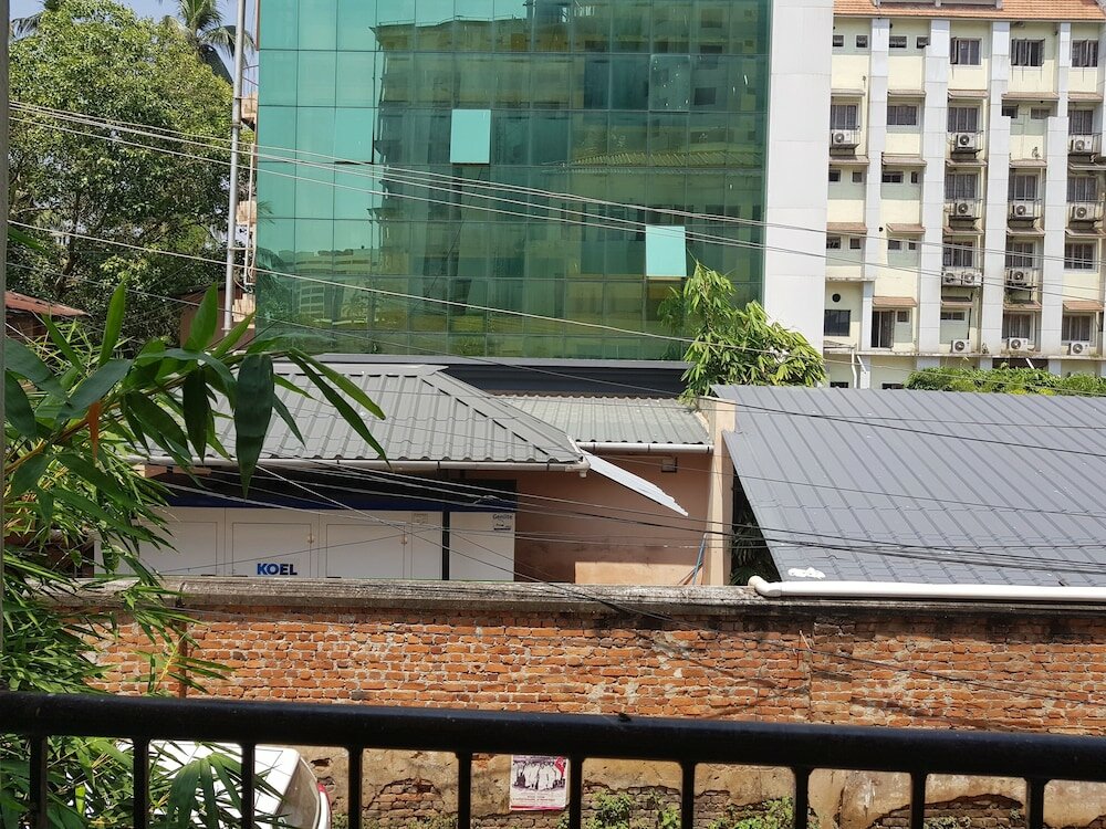 Фото Hotel Keerthi