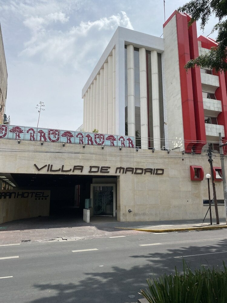 Фото отеля 1