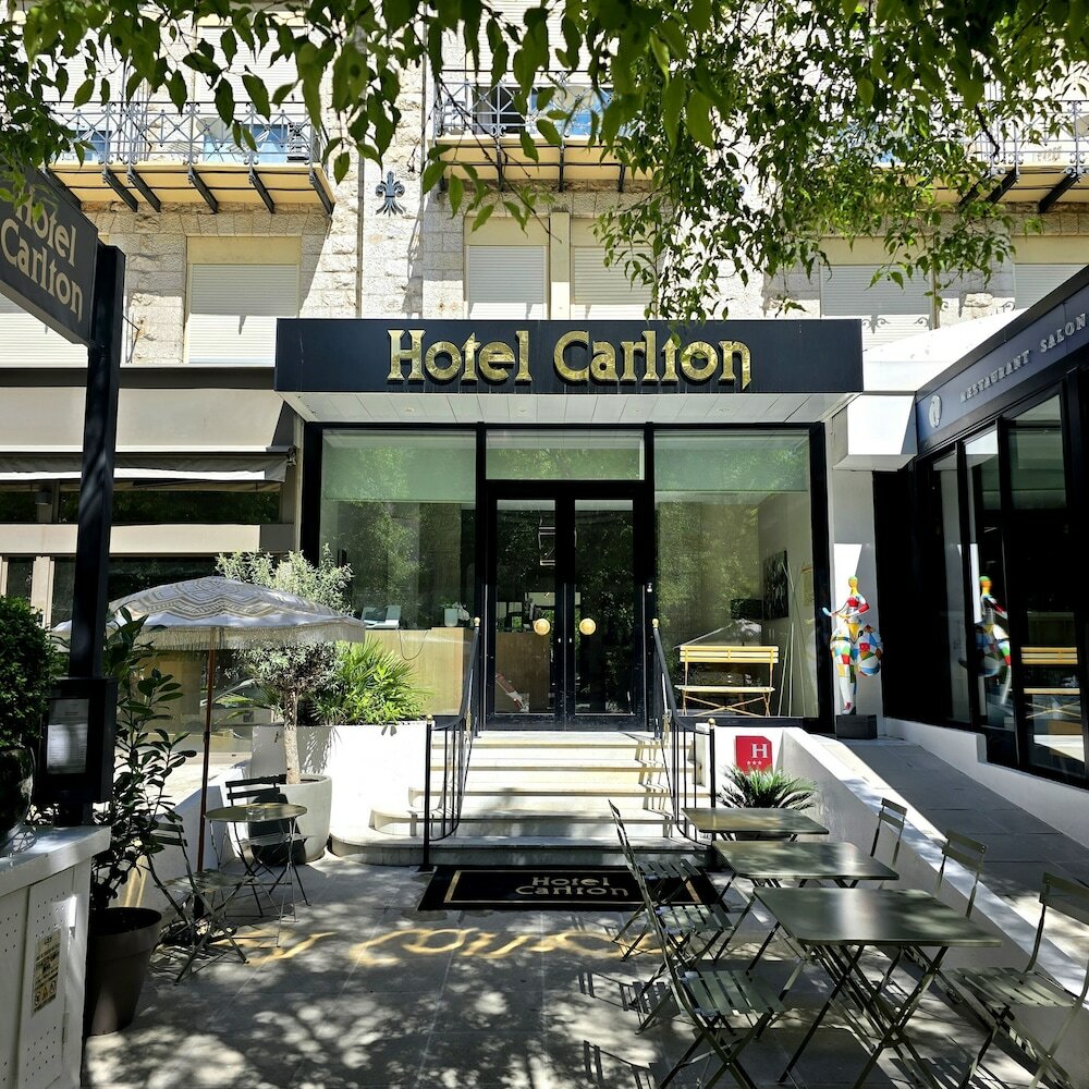 Фото Carlton