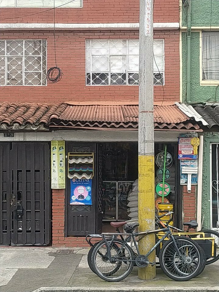 Hardware store Ferretería, Bogota, photo