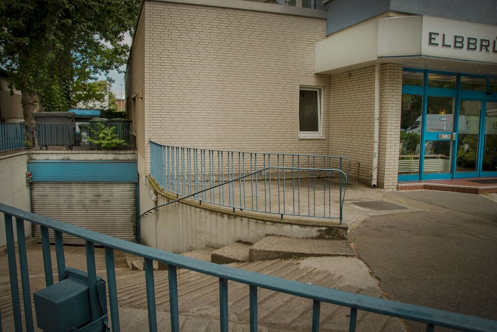 Фото Elbbrücken Hotel