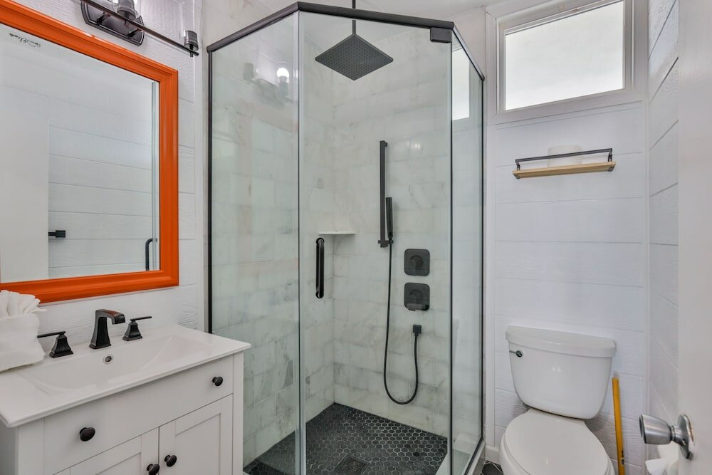 Фото Coastal Waters Inn