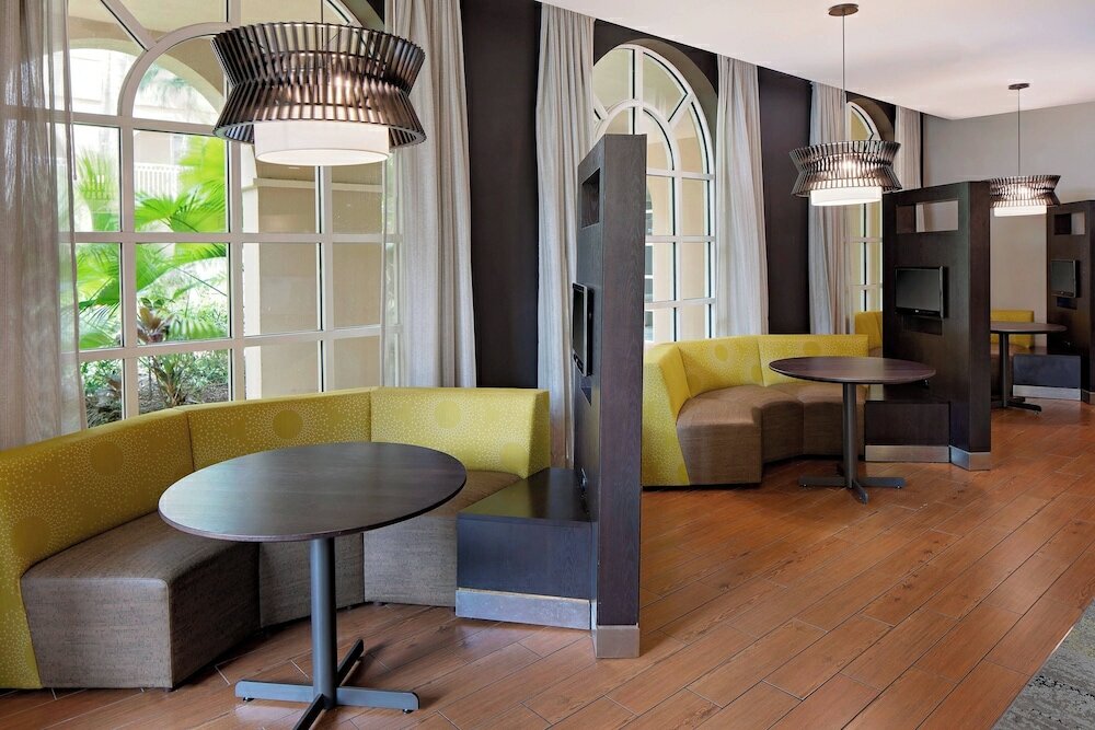 Фото Courtyard by Marriott Fort Lauderdale North/Cypress Creek