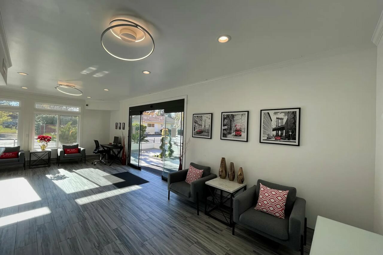 Фото Aggie Inn, Ascend Hotel Collection