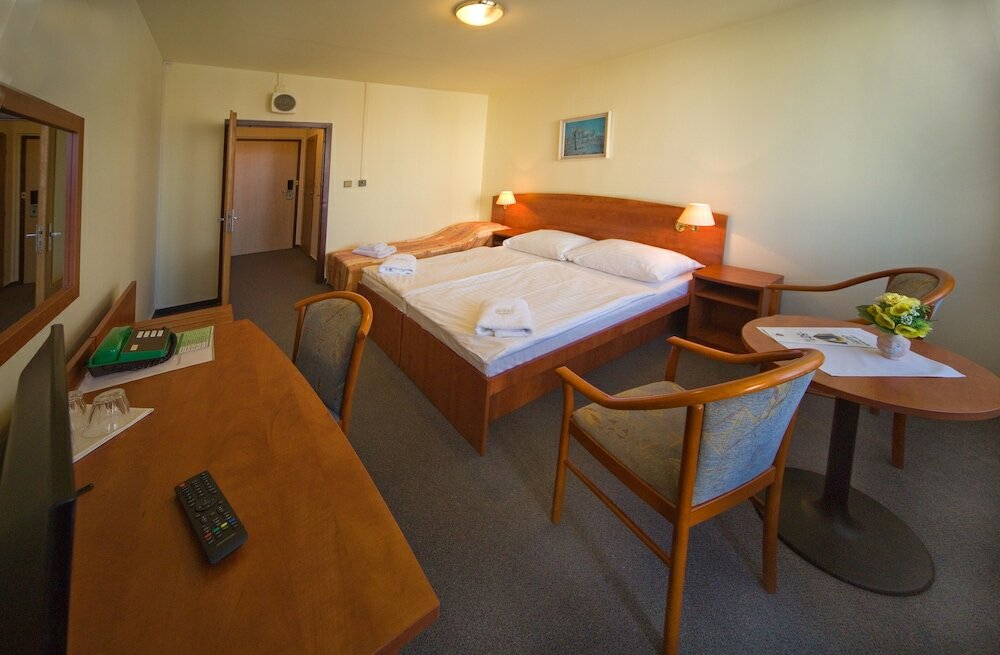 Фото Hotel Krystal