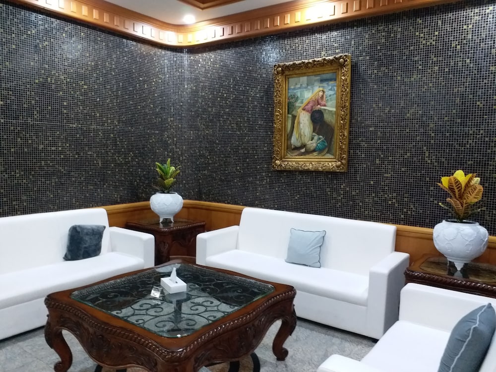 Фото Taj Plaza Hotel