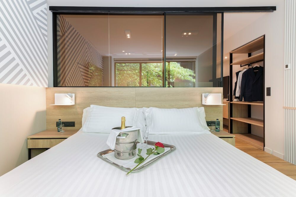 Фото Suites Plaza Hotel & Wellness Andorra