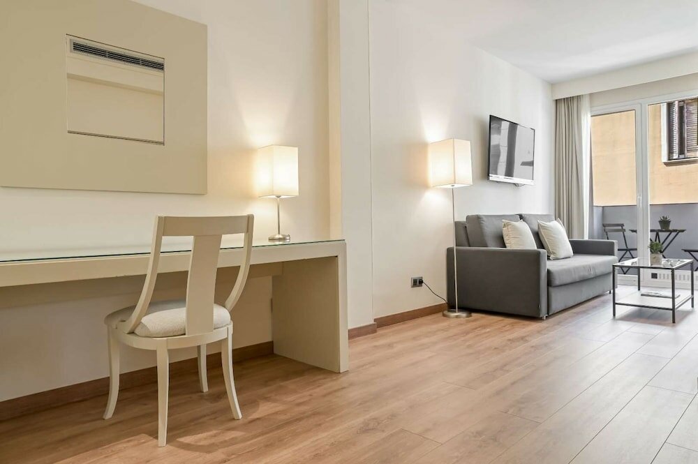 Фото Aparthotel Mariano Cubi Barcelona