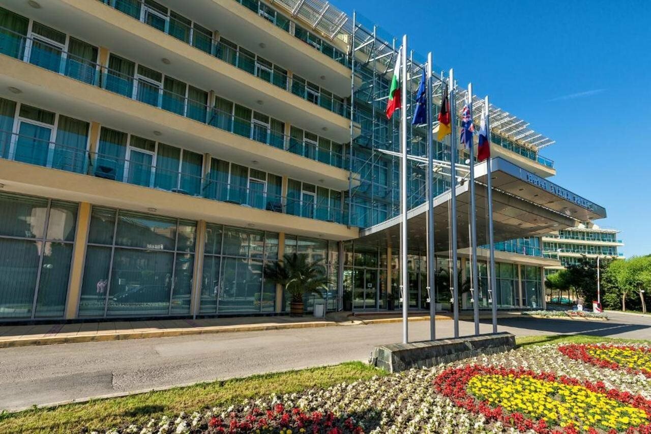 Фото отеля 2