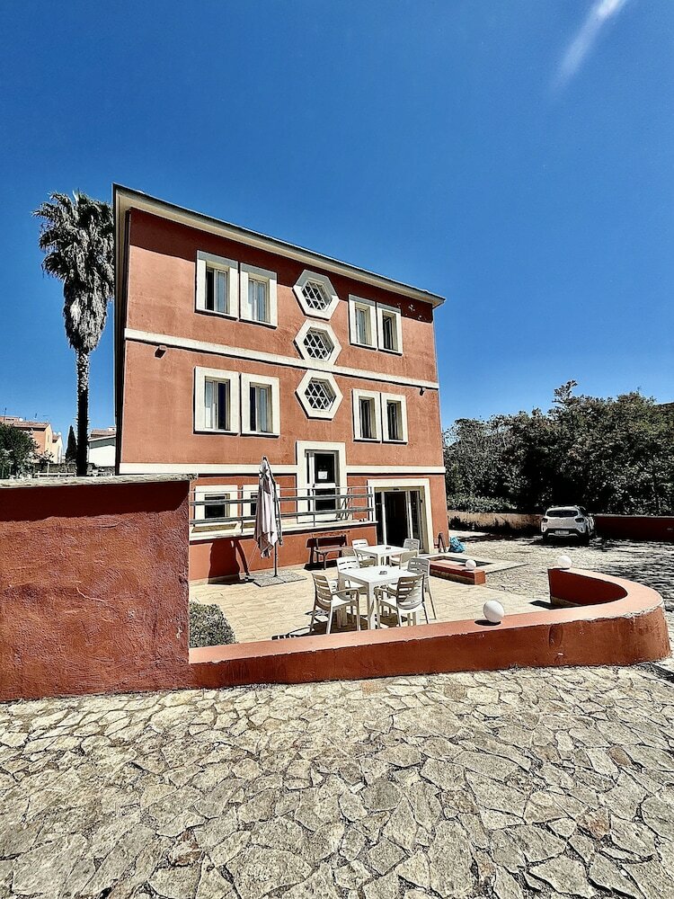 Фото отеля 1