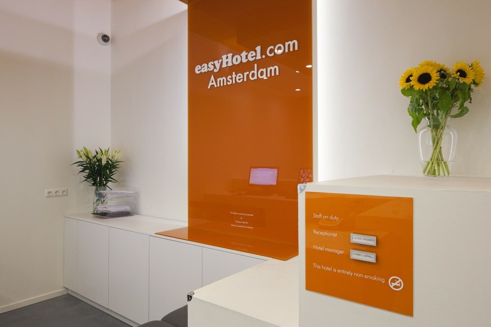 Фото EasyHotel Amsterdam City Centre South
