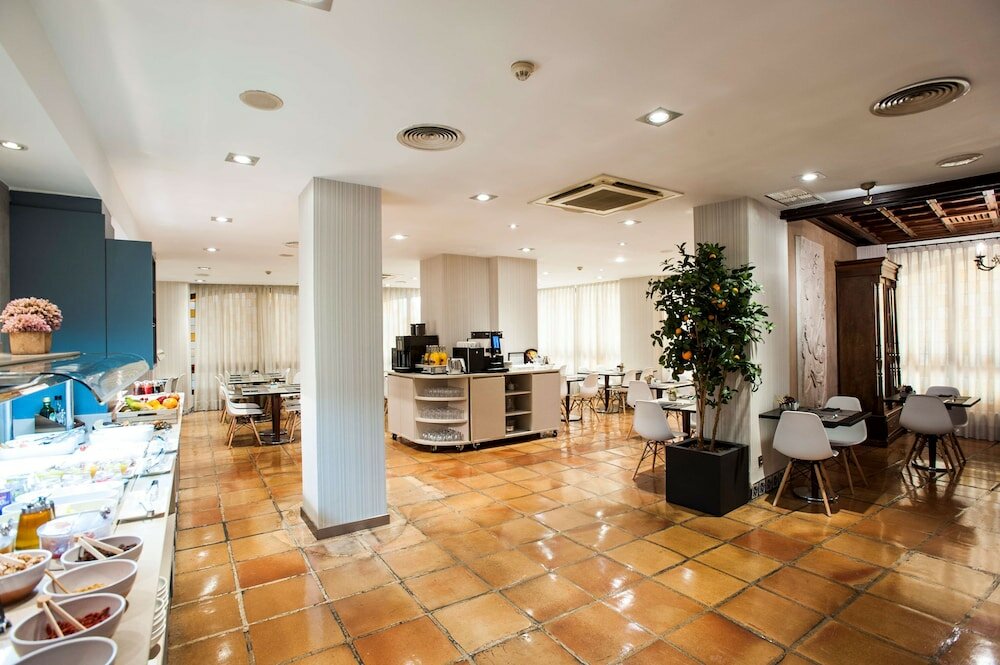 Фото Catalonia Conde de Floridablanca