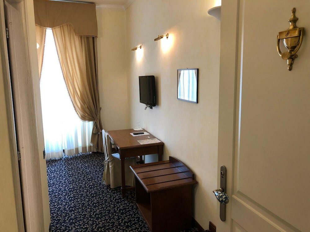 Фото Le Petit Real