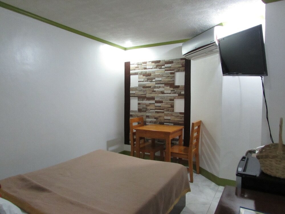 Фото Oyster Plaza Hotel