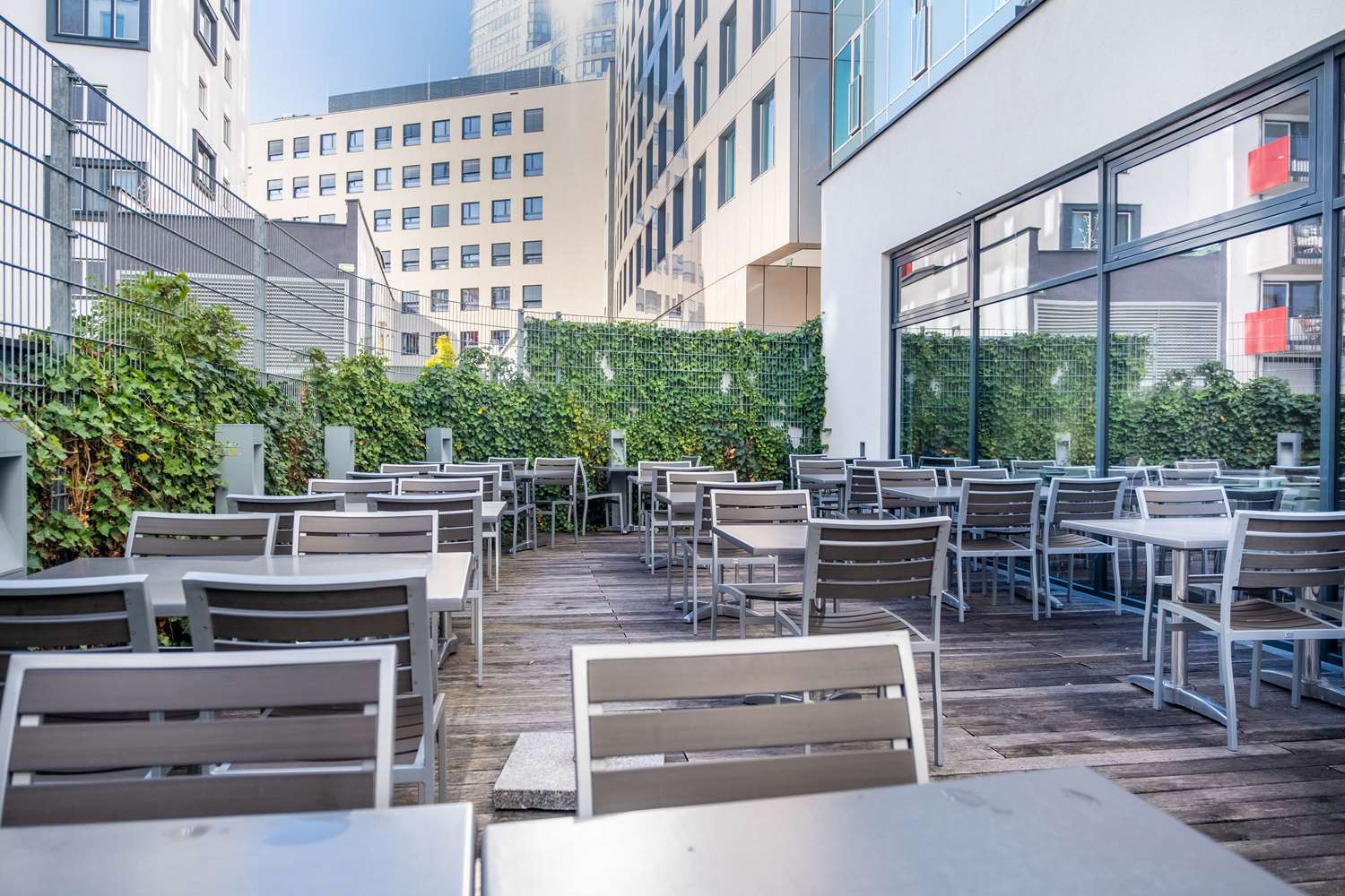 Фото Leonardo Hotel Vienna Hauptbahnhof