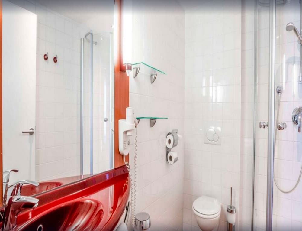 Фото Leonardo Hotel Salzburg City Center