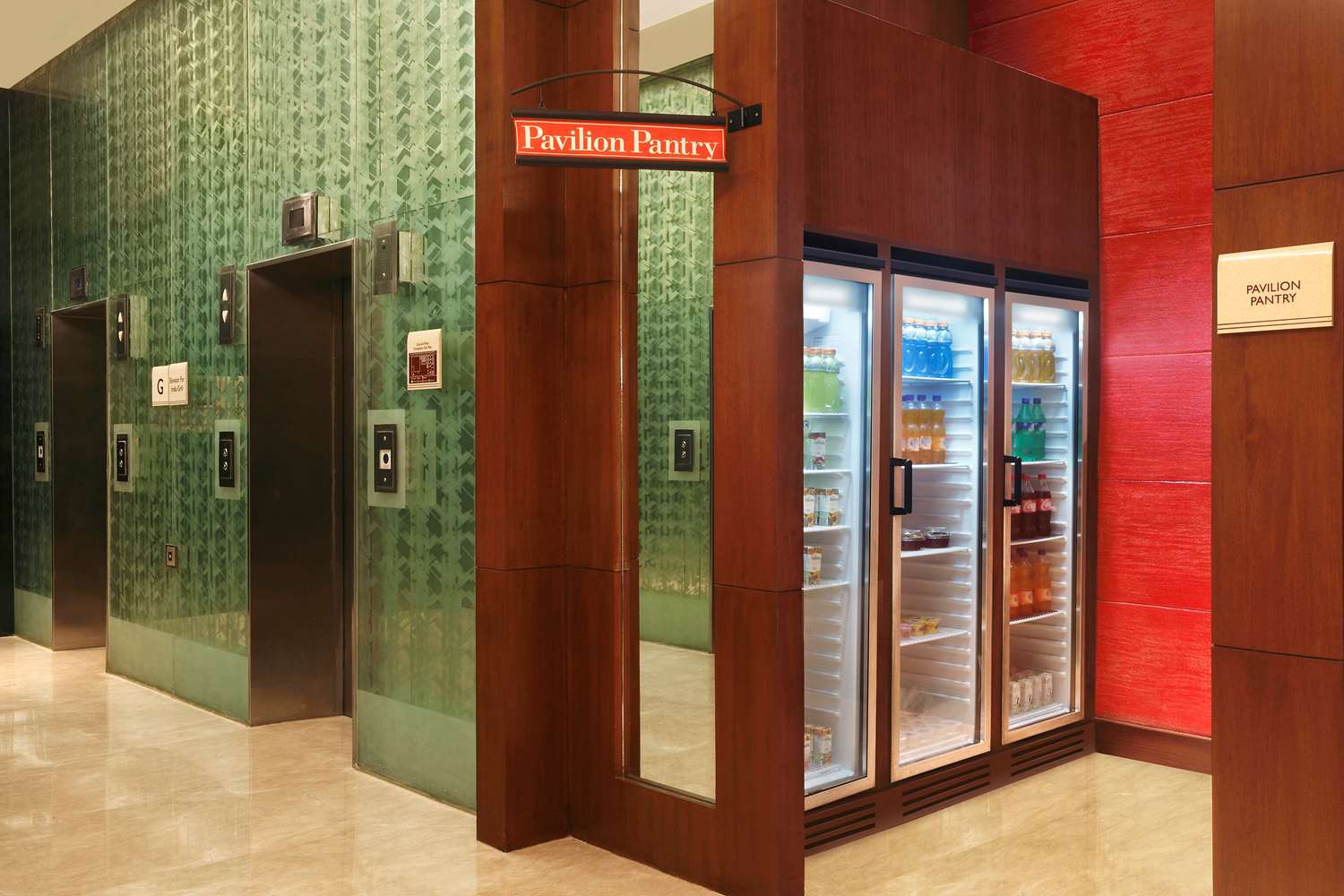 Фото Hilton Garden Inn New Delhi/Saket