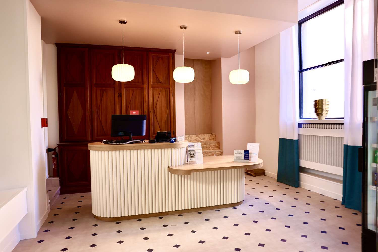 Фото Hotel de la Bourse, Sure Hotel Collection by Best Western