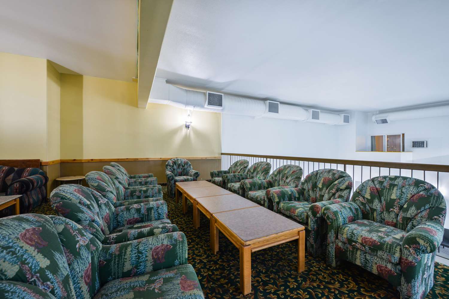 Фото Canadas Best Value Inn Valemount
