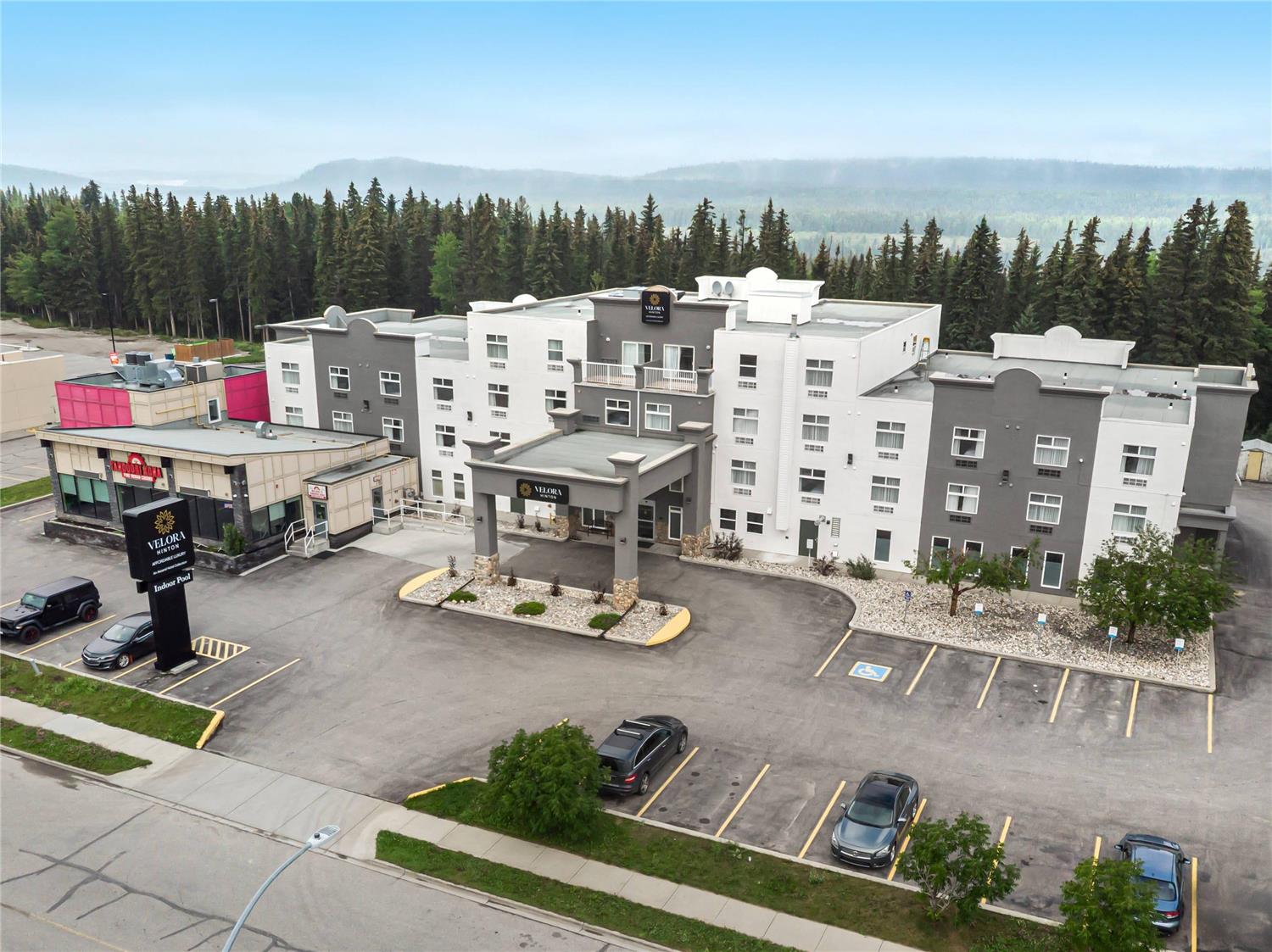 Фото Velora Hinton an Ascend Collection Hotel