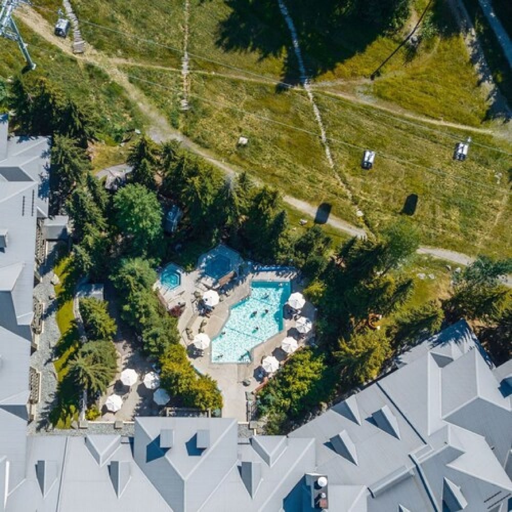 Фото Blackcomb Springs Suites by Clique