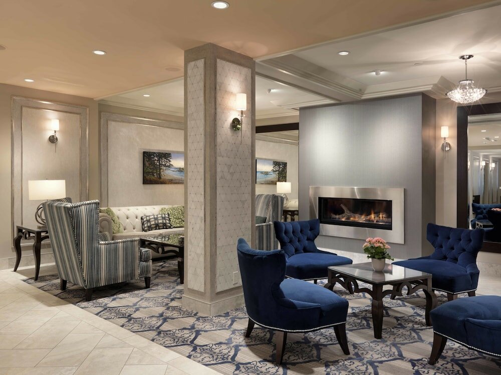 Фото Chateau Victoria Hotel & Suites