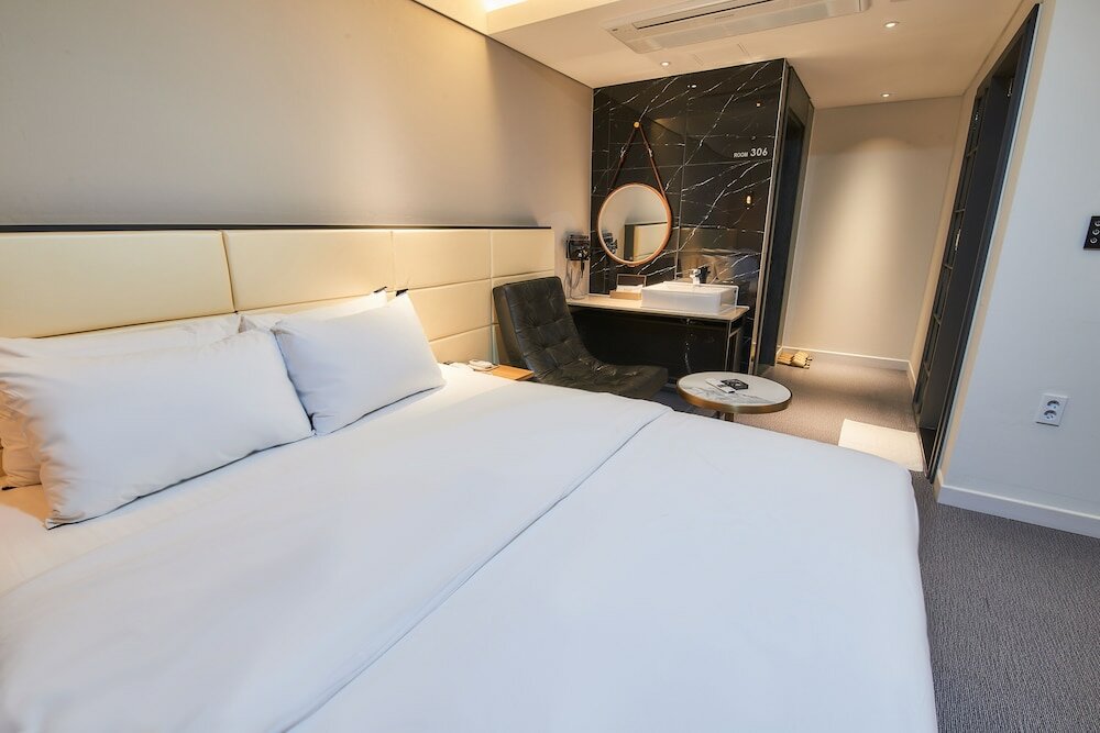 Фото West In Hotel