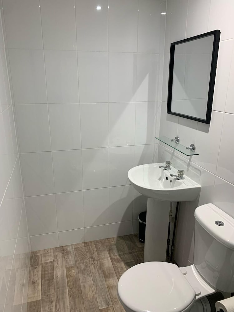 Фото Woodhouse Hotel