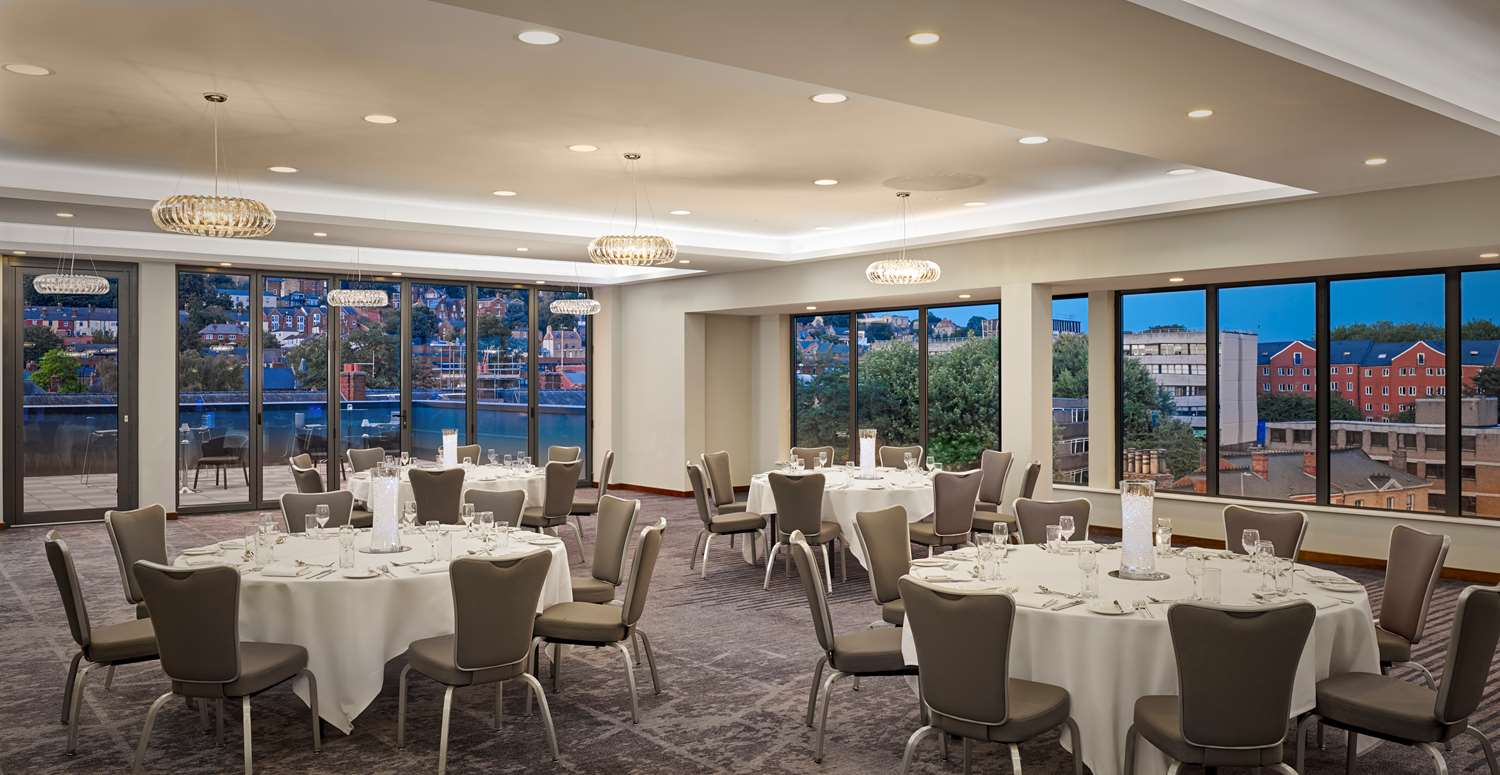 Фото DoubleTree by Hilton Hotel Lincoln