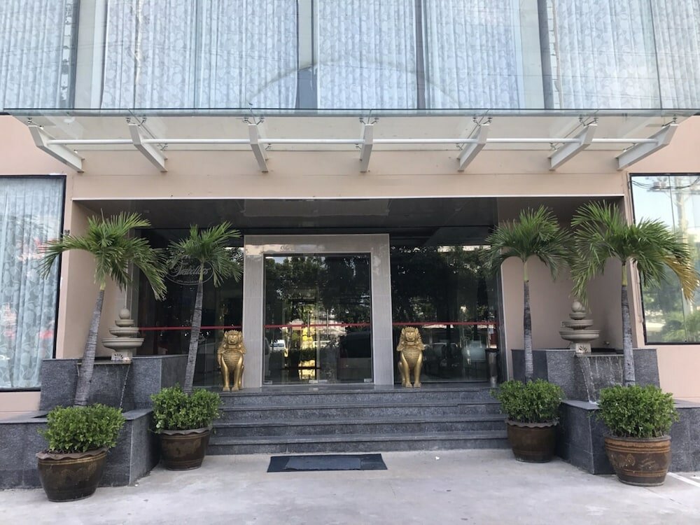 Фото The Travellers Hotel