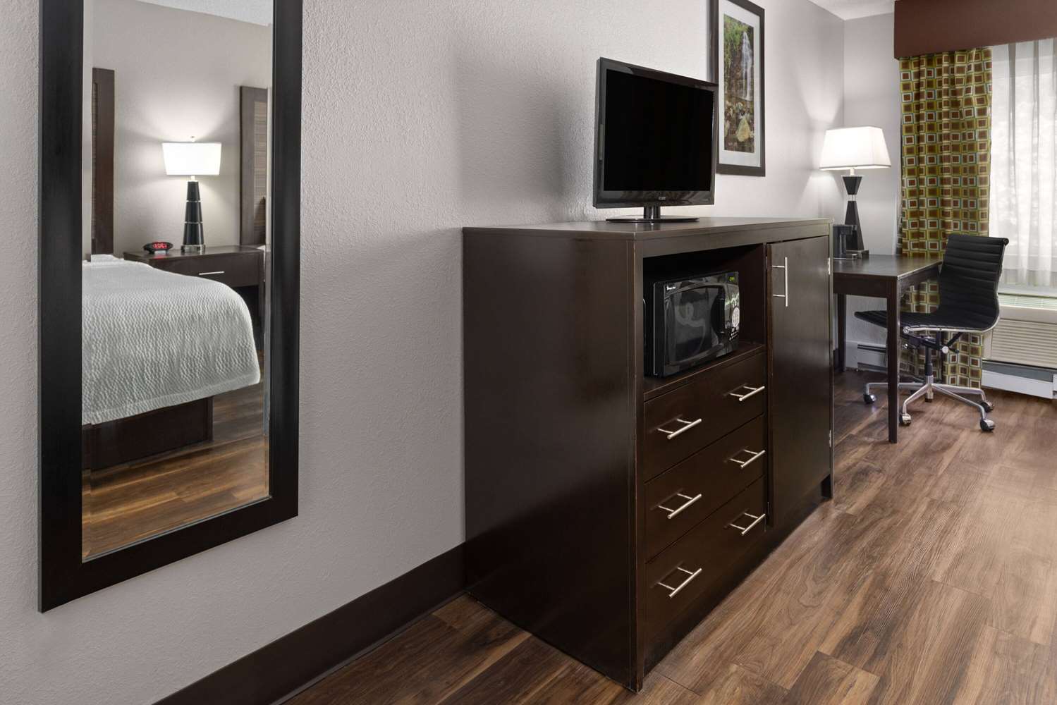 Фото La Quinta Inn by Wyndham Buffalo Airport