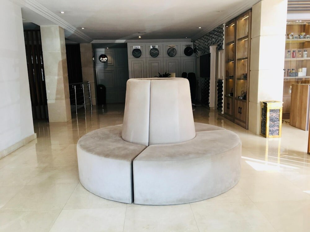 Фото Summerset Continental Hotel Maitama