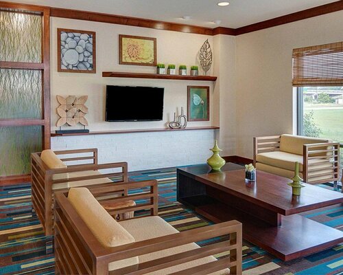 Гостиница Comfort Suites Bossier City - Shreveport East в Бошьер Сити