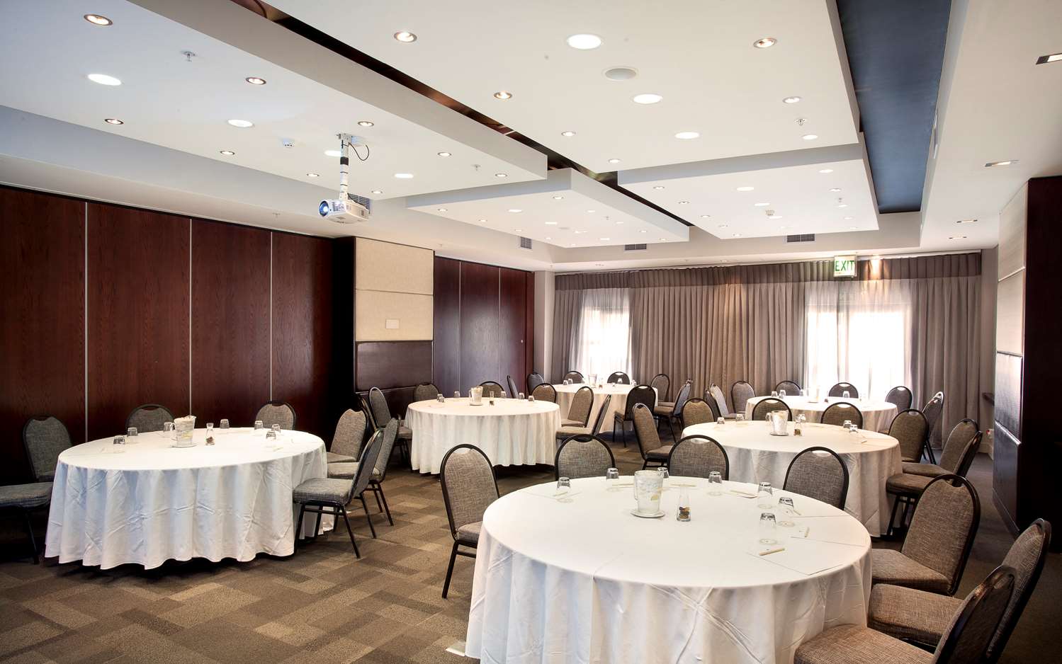 Фото DoubleTree by Hilton Cape Town - Upper Eastside