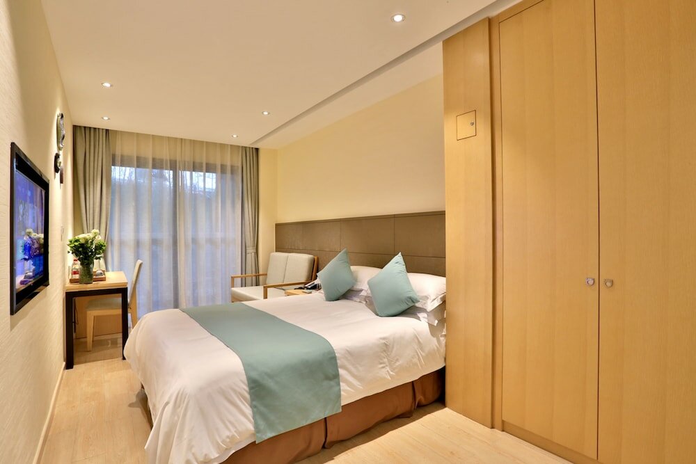 Фото Hiking Hotel Hangzhou