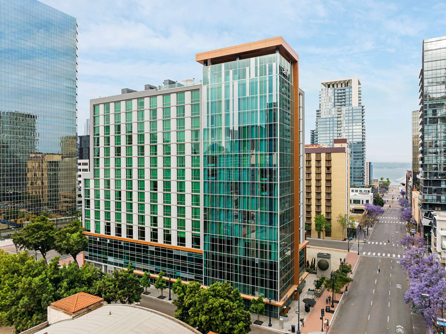 Фото Carte Hotel San Diego Downtown, Curio Collection by Hilton
