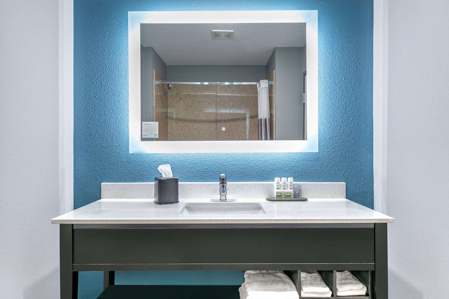 Фото La Quinta Inn & Suites by Wyndham Decatur