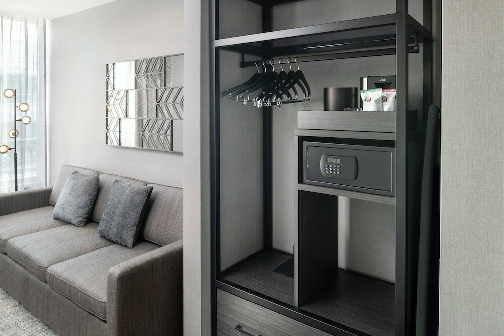 Фото Ac Hotel by Marriott Portsmouth